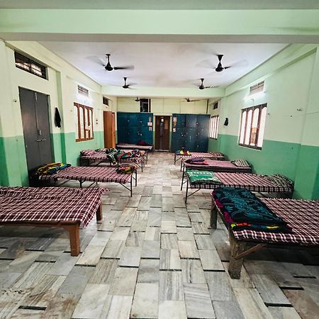Satsang Lodge Варанаси Экстерьер фото