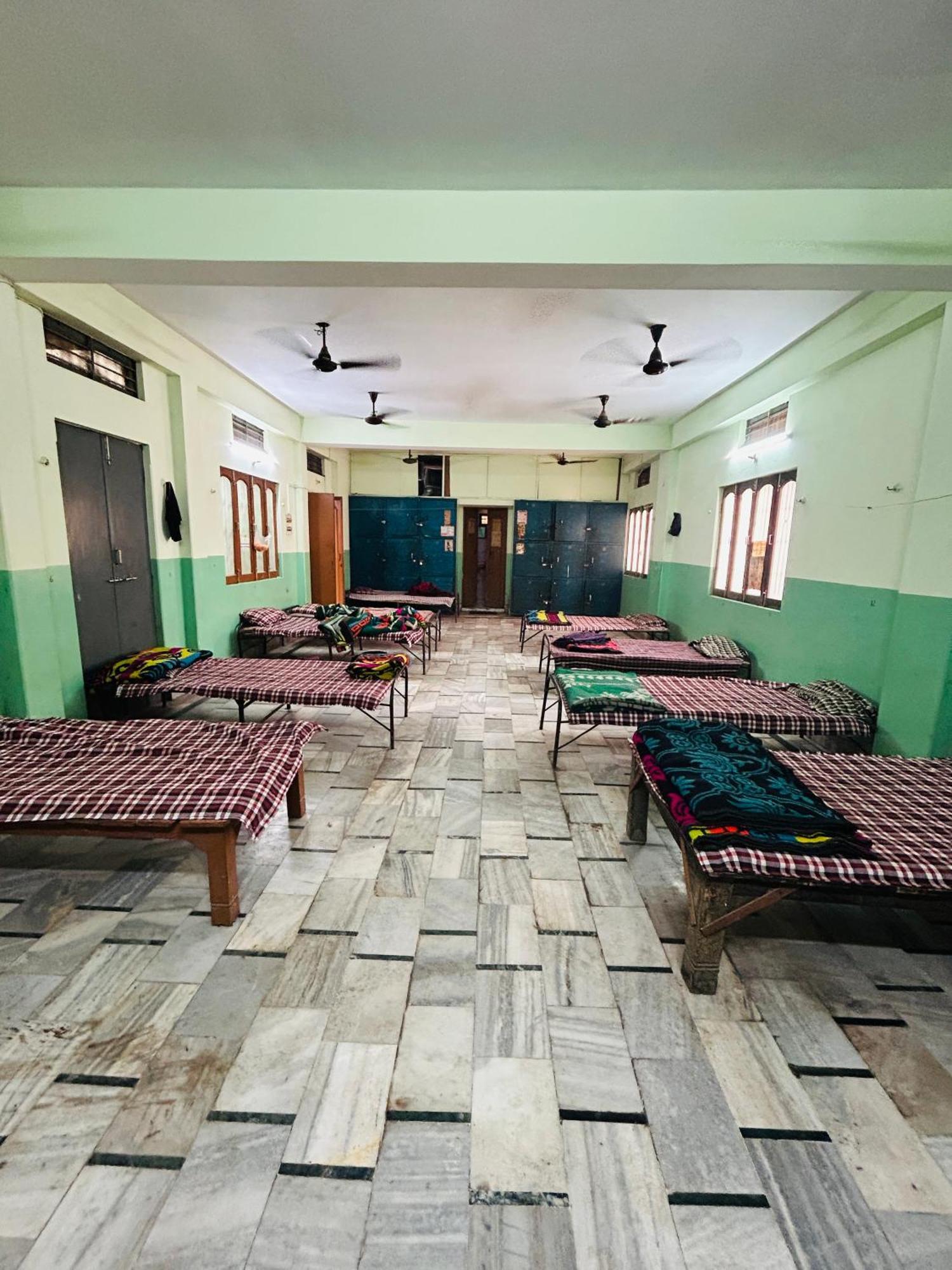 Satsang Lodge Варанаси Экстерьер фото